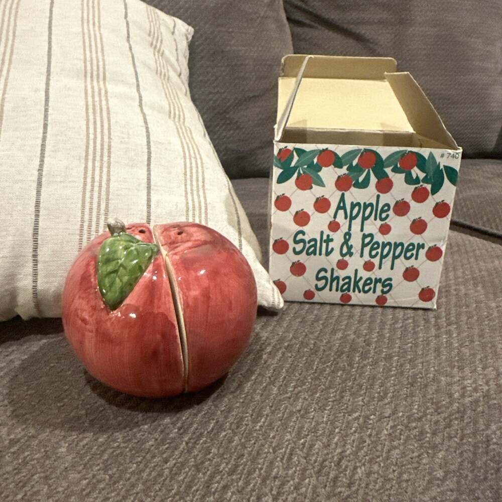 Ceramic Split Apple 2 Piece Salt and Pepper Shakers